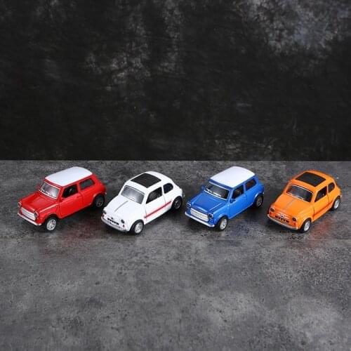 1/32 Alloy Emperor Retro Classic Vehicle Toy Cars Back Light Sound Die Cast Model Car Toys Model Car Cake Decoration 2021