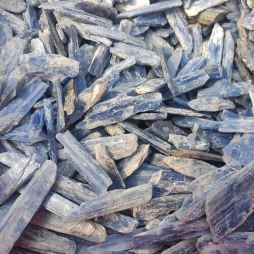 Natural quartz mineral crystal blue SPAR mineral specimen