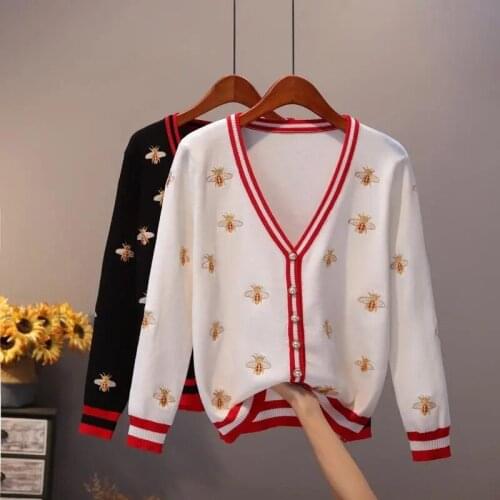 Autumn Winter Women Fashion Bee Embroidery Cardigan New Casual Long Sleeve Single Breasted Contrast Color Button Knitted Sweater