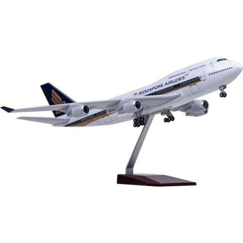 47cm Singapore Airlines B747 B747-400 Plane Model Toys 1:160 Resin Aircraft Airplane Model with Light and Wheel for Collection