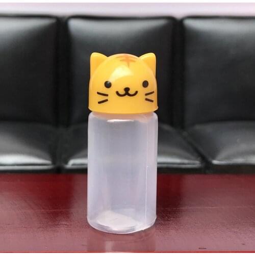 1:6 Scale Dollhouse Miniature Plastic Mini Water Bottle Drink Cup Model