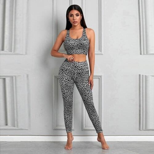 New Sports Yoga Suit Women Leopard Two-piece Chest Pad High-waist Trousers Quick-drying Fitness Yoga Suit