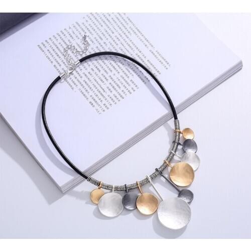 Round Pendant Choker Necklaces For Women Retro New Alloy Female Statement Necklace Fashion Jewelry Collier Femme