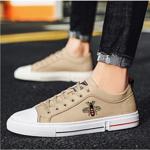 Classic mens skate shoes lightweight high-end mens sneakers fashion mens shoes men shoes sneakers