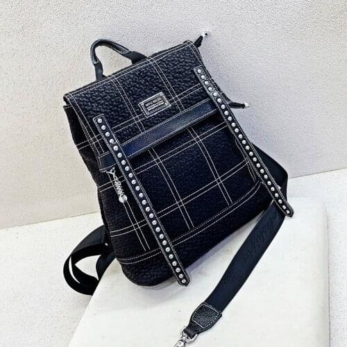 Fashion New Womens Backpacks Rivet Female Backpack Designer Anti-theft School Bags Girls Large Capacity Travel Mochila