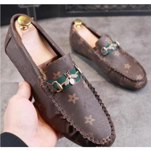 New mens skate shoes lightweight high-end mens sneakers fashion mens shoes men shoes sneakers