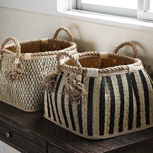 Straw woven drum-shaped laundry basket with hemp rope handle toy storage basket