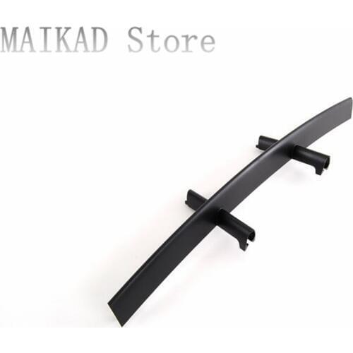 Front Lower Middle Closed Bumper Grille for BMW E60 E61 520i 523i 525i 530i 525d 535d 540i 545i 550i 51117033702