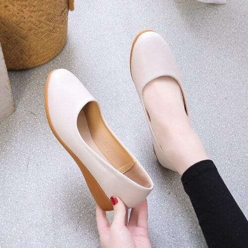 2021 Spring and Autumn New Ladies Leather Mid-heel High Heels Classic Simple Black High Heels Office Soft Sole Ladies Shoes