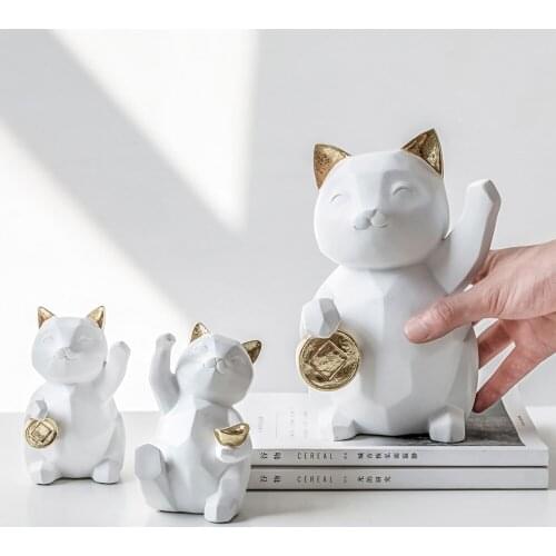 Creative resin Lucky cat statue modern decoration living room wine cabinet craft gift Handmade Crafts Sculpture Modern Art