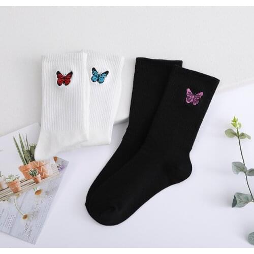 Four Seasons Black And White Socks Tide Socks English Letters Men And Women The Same Sports Socks Casual Personality In Tube Soc