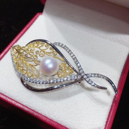 Italian craft natural freshwater pearl brooch gifts finished boutique two-color electroplating brooch upscale gifts