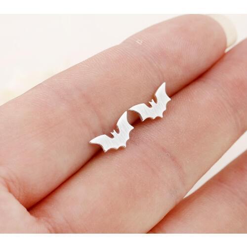 SMJEL New Fashion Hollow Bat Stud Earrings for Women Kid Jewelry Tiny Batmen Animal Jewelry bijoux pendientes mujer moda gift
