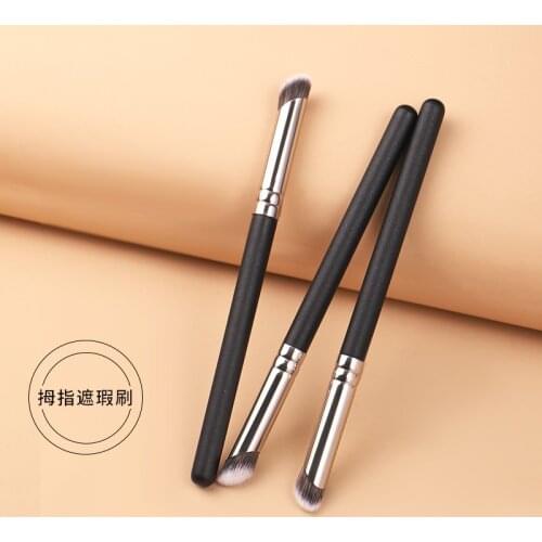 Thumb concealer brush Eyeshadow Professional Makeup Brushes Crease Blending Shader kist' dlya teney brovey brochas maquillaje