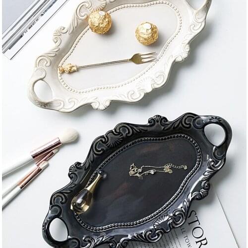 European Ceramic Storage Trays Retro Decor Cosmetic Container Relief Craft Afternoon Tea Cake Plates Home Decoration Ornaments