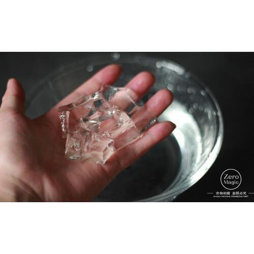 Water changes ice Frozen hands Close-up Water, Magic Trick,props,gimmicks,Close-up Transparent Magic Ice