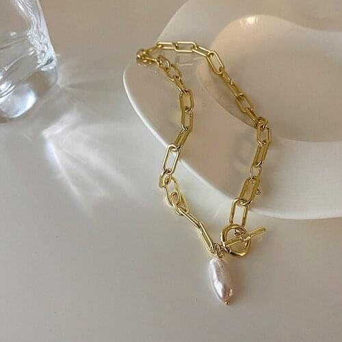 U-Magical INS Fashion Irregular Natural Genuine Pearl Toggle Clasp Pendant Necklace for Women Gold Metal Chain Necklace Jewelry