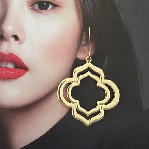 Ziao Dangle Earrings