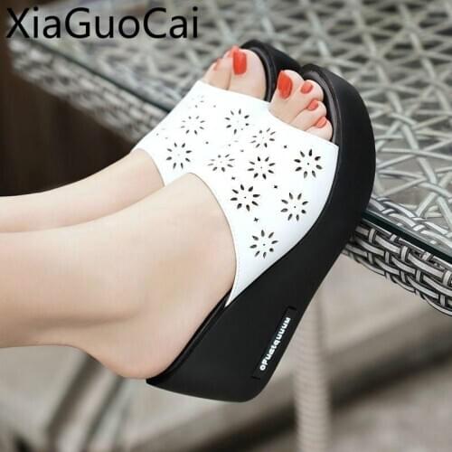 White Flower Hollow Out Women Wedges Slippers Pu Leather Summer Women Flat Platform Slippers Rubber Slippers Shoes Woman