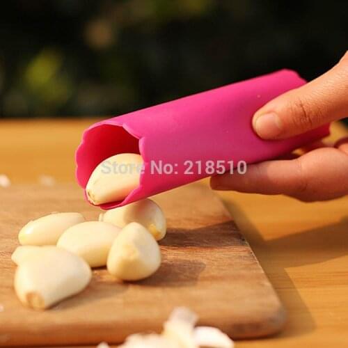 New Arrival Magic Silicone Garlic Peeler Peel Easy Kitchen Tool Color Random New