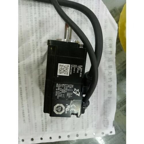 SGM7J-01AFC6S SERVO MOTOR, used in good condition . 80% appearance new , good working , free shipping
