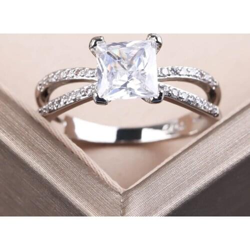 Fashion Silver Plated White Cubic Zirconia Ring Micro Paved Rhinestones Rings For Women Ladies Wedding Party Jewelry Gift B4M808