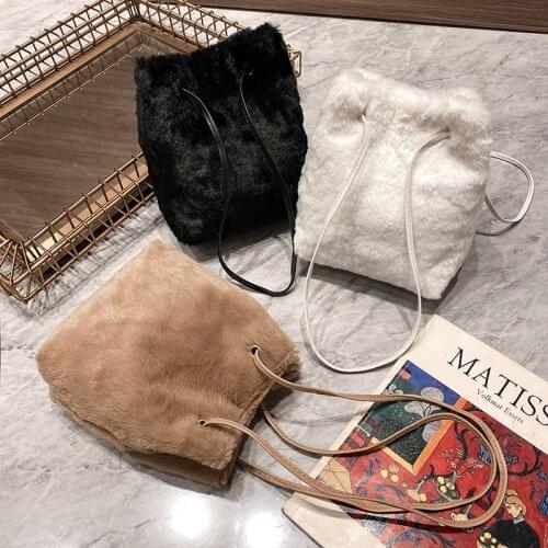 Women Fall Winter Fleece Shoulder Bag Vintage Magnetic Button Plush Bucket Bag Crossbody Phone Purse