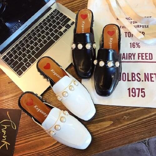 Baotou half slippers female 2021 new spring and autumn Korean version of wild fashion square head slippers metal decoration