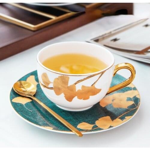 Bone China Coffee Cup Set Royal Eco Friendly Travelceramic Tea Cup Set Flower Utensil Wedding Tazas De Cafe Dinner Set EB5BD