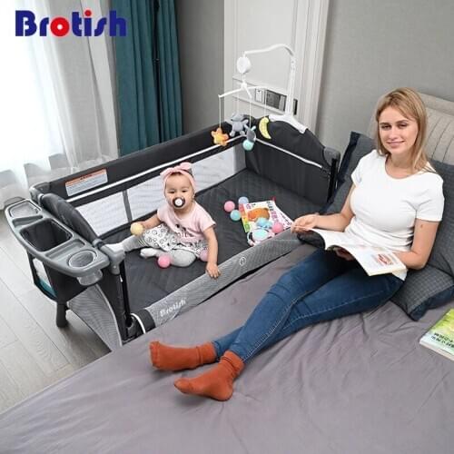 Multi-Purpose Baby Crib Portable Baby Bassinet Bedside Sleeper Cradle Play Game Bed Easy Folding Crib With Changing Pad