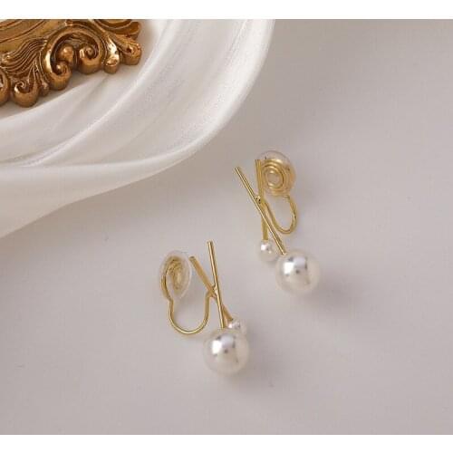 Origin Summer Exquisite Cross Simulation Pearl Clip Earring for Women Temperament Gold Color Metal Geometrical Earring Jewelry