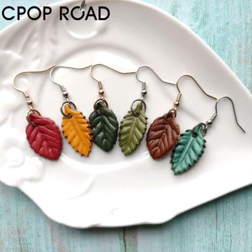 Cpop Small Leaf Leather Earrings for Women 3D Stereoscopic Embossing Cowhide Cute Leather Earrings Boho Western Textured Jewelry