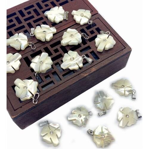 Natural Sea Water Shell Pendant White Carved Leaf Shape DIY Necklace Jewelry Accessories Crafts Decoration Size 16x20mm 5pcs