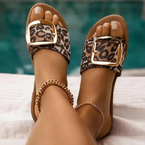 2021 Outdoor Slides Ladies Shoes Summer Women Slippers Canvas Upper Buckle Decoration Flat Heel Peep Toe Fashion Elegant Sandals