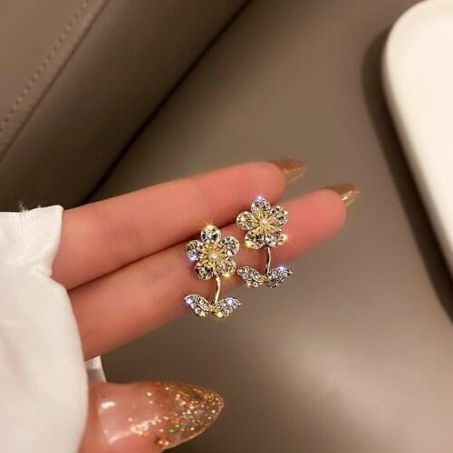 Luxury Female Crystal Flower Small Earrings Charm Silver Color Stud Earrings Cute Yellow Zircon Stone Wedding Earrings For Women