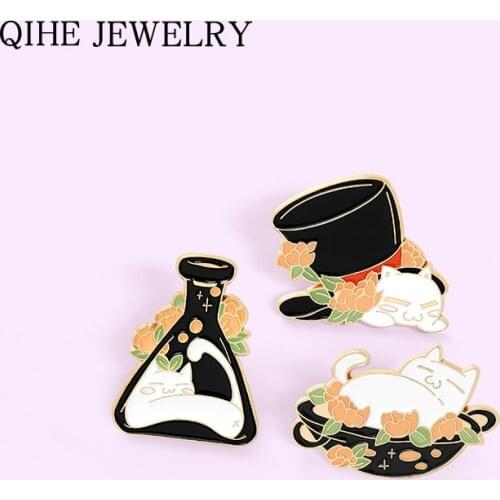 Flower Cat Enamel Pin Witch Hat Bottle Brooches for Women Fashion Lapel Pin Backpacks Animal Badge Jewelry Gift 2021 Wholesale