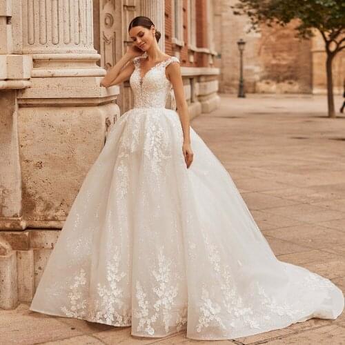 Romantic Ball Gown Wedding Dress 2021 Muslim V Neck Bride Beaded Pearl Lace Up Appliques Bridal Gowns Reserved Robe De Mariee