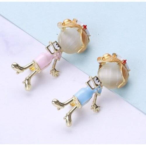 Japanese Cute Little Nurse Brooch Female Ins Tide Personality Temperament Jacket Cardigan Corsage Fashion Pin with Accessories