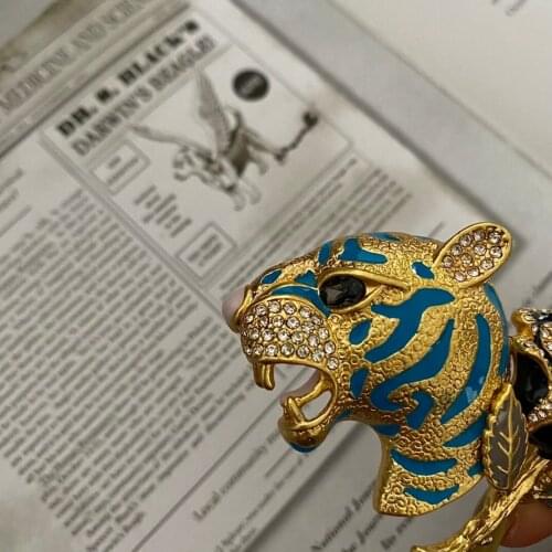 European and American vintage brass diamond inlaid western antique enamel leopard head brooch Womens fashion luxury jewelry