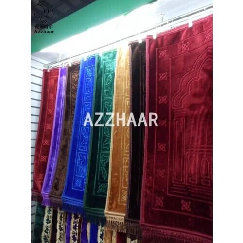 Monochrome thickened Moslem worshiper blanket antiskid and wearable indoor and outdoor embossed Muslim blanket