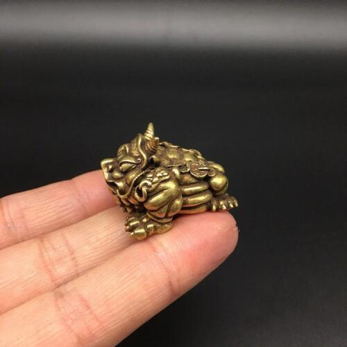 Collectable Chinese Brass Carved Animal Three Feet Golden Toad Money Coin Exquisite Small Statues
