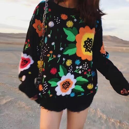 2017 Autumn and winter the new European and American retro tide licensing loose weaving flowers embroidery sweater MY62