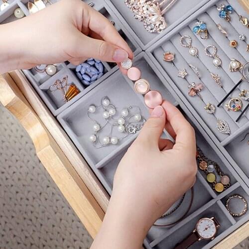 2021 Hot Sales Fashion Ring Jewelry Pendant Velvet Display Organizer Tray Holder Earring Jewelry Storage Case