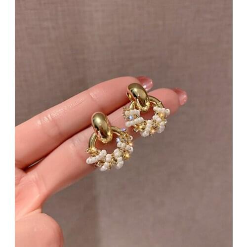 New Gold Color Crystal Beads Twist Alloy Drop Earrings for Women Fashion Geometric Earrings Wedding Jewelry Accessories