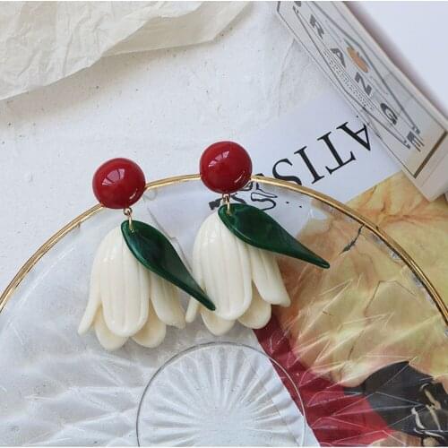 French Fashion Style Stud Earrings Lovely Romantic Style Flower Shape Earrings Female Temperament Act The Role Ofing Is Tasted