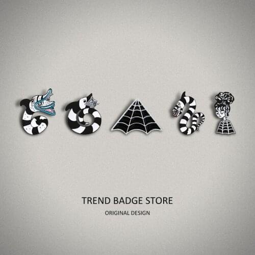 Creative Spider Queen Spider Web Pins Metal For Backpack Big Mouth Rattlesnake Brooches Omn Clothes Shirt Badge