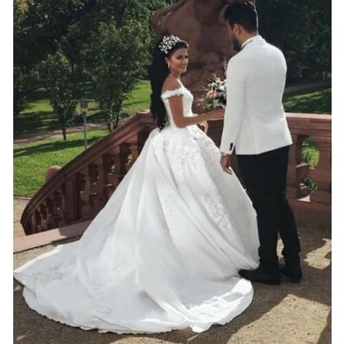 Vintage Off-Shoulder Arabic Wedding Dresses Lace Appliques Capped Sleeves Cathedral Train Plus Size Bridal Gowns Vestidos Mariee