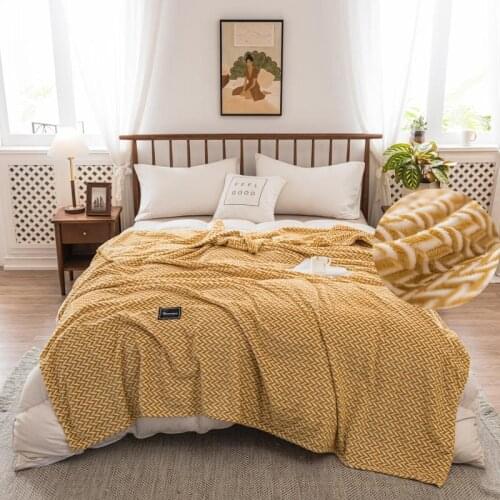 Soft Warm Plaid for Winter Yellow Color Printed Flannel Coral Fleece Blankets Queen/King Size mantas de cama decorativa Plaid