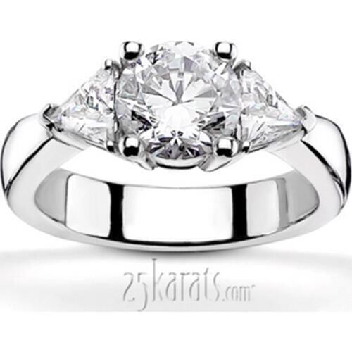 Size US5.5 with 1pcs EF 7.5mm cushion old mine cut and 2pcs EF 5*5mm trillion cut moissanites white gold ring