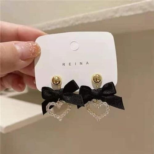Velvet Retro Bow Earrings Female Super Fairy Temperament Exquisite Earrings Classic Fashion Pendant Earrings Tide